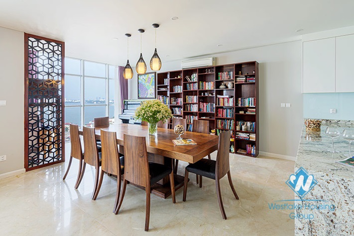 Panoramic lake view 3 bedrooms apartment for rent in Tay Ho, Hanoi