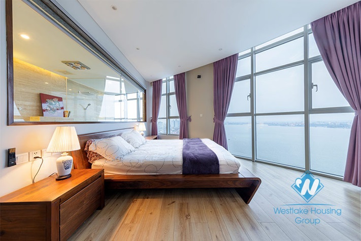 Panoramic lake view 3 bedrooms apartment for rent in Tay Ho, Hanoi