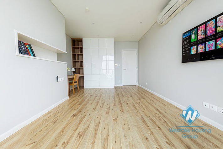 Panoramic lake view 3 bedrooms apartment for rent in Tay Ho, Hanoi