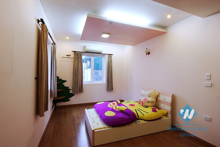 A good price 4 bedroom house for rent in Tay Ho street