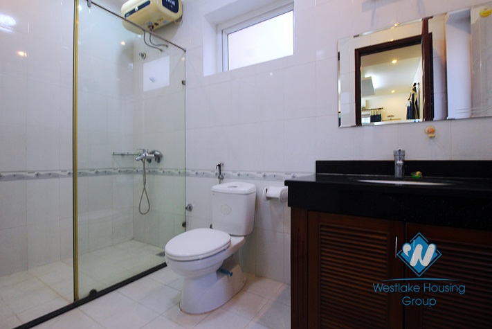 A good price 4 bedroom house for rent in Tay Ho street