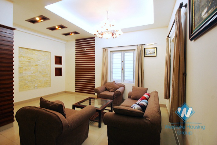 A good price 4 bedroom house for rent in Tay Ho street