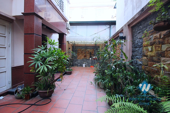 A good price 4 bedroom house for rent in Tay Ho street