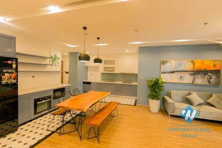 A beautiful 3 bedroom apartment for rent in Vinhome Metropolis