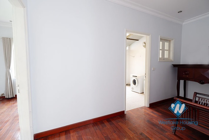 Nice 5 bedrooms house with yard for rent in Ciputra D Block.