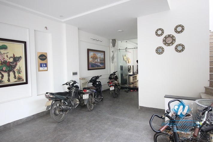 An elevator house with 5 bedrooms for rent in Hoang Hoa Tham st, Ba Dinh area