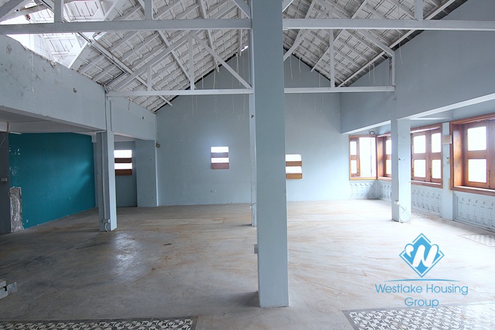 House for rent to make restaurant or an office in Xuan Dieu, Tay Ho.