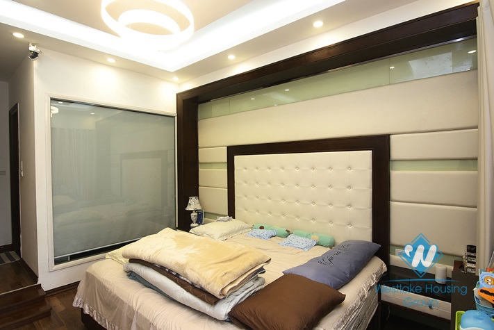 A stylish 2 bedroom apartment for rent in Cau Giay District