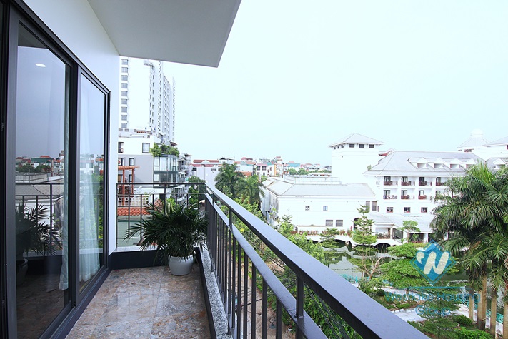 Lake-view 2 bedrooms apartment in Tu Hoa for rent.