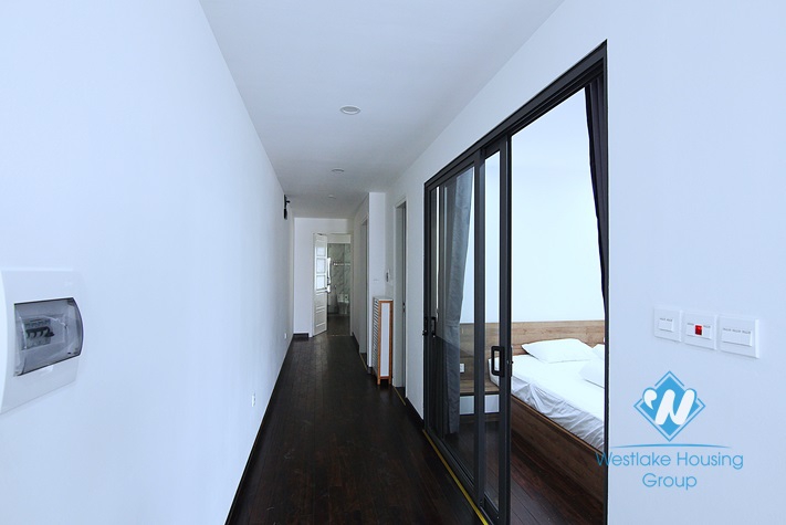 Lakeview 2 bedrooms apartment for rent  on Tu Hoa street, Tay Ho, Ha Noi
