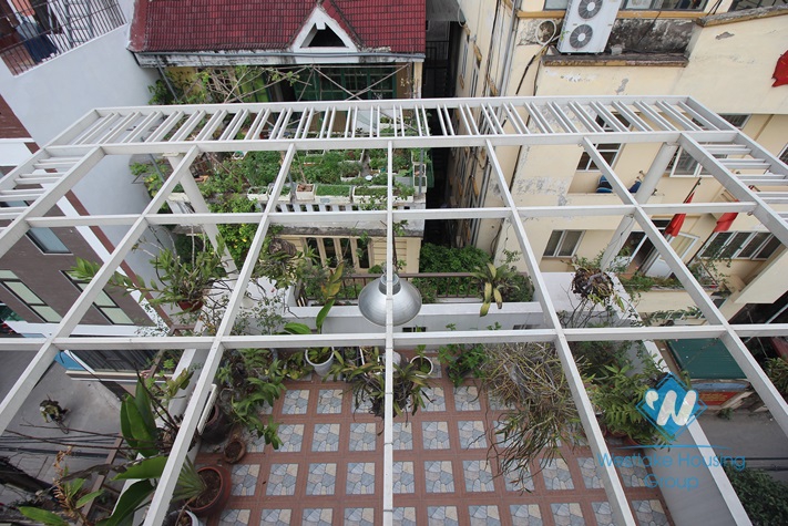 An elevator house with 5 bedrooms for rent in Hoang Hoa Tham st, Ba Dinh area