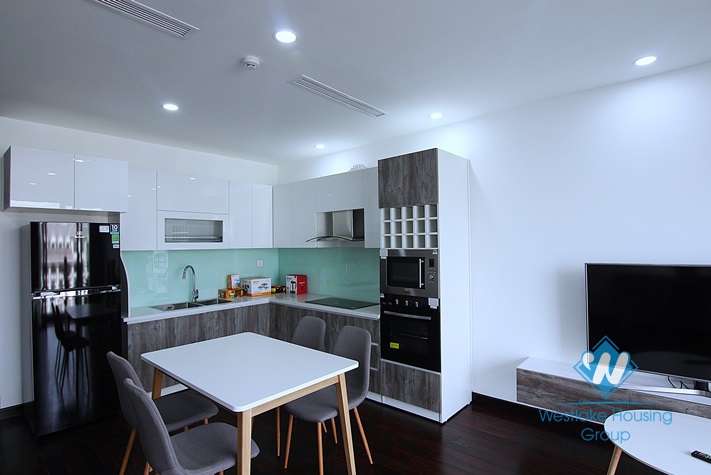 Lake-view 2 bedrooms apartment in Tu Hoa for rent.