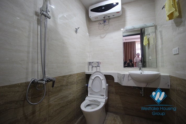An elevator house with 5 bedrooms for rent in Hoang Hoa Tham st, Ba Dinh area
