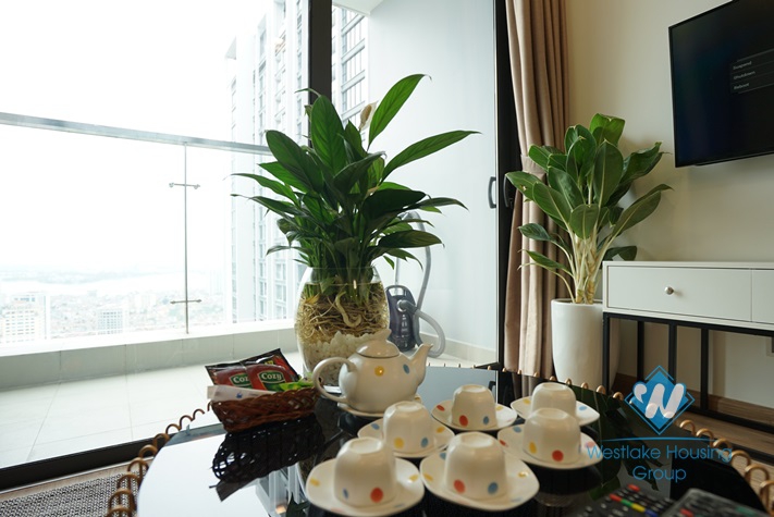 Luxury 2 bedrooms apartment for rent in Vinhome Metropolis, Lieu Giai, Ba Dinh