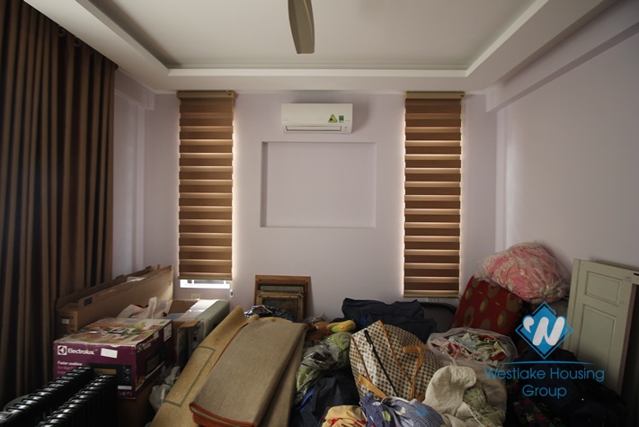 An elevator house with 5 bedrooms for rent in Hoang Hoa Tham st, Ba Dinh area