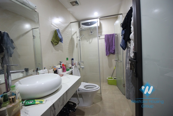 An elevator house with 5 bedrooms for rent in Hoang Hoa Tham st, Ba Dinh area