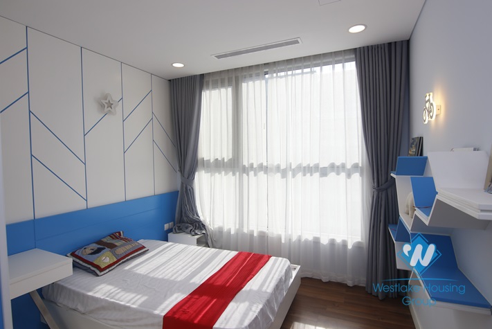 An unique 4 bedrooms apartment on high floor for rent in Vinhomes Gardenia.