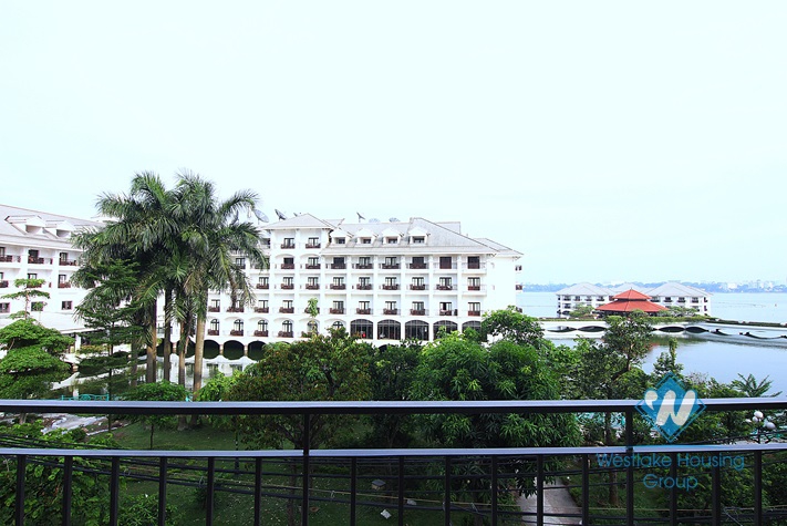 Lakeview 2 bedrooms apartment for rent  on Tu Hoa street, Tay Ho, Ha Noi