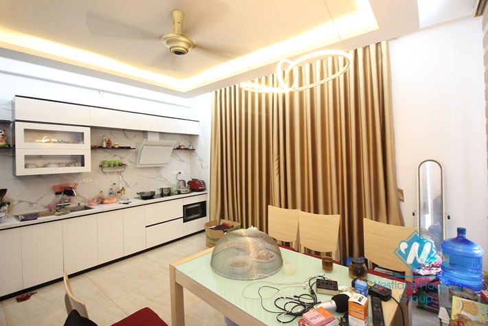 An elevator house with 5 bedrooms for rent in Hoang Hoa Tham st, Ba Dinh area