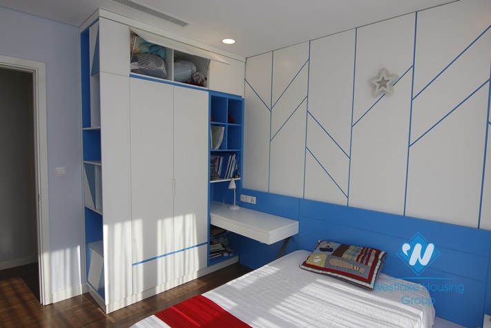 An unique 4 bedrooms apartment on high floor for rent in Vinhomes Gardenia.