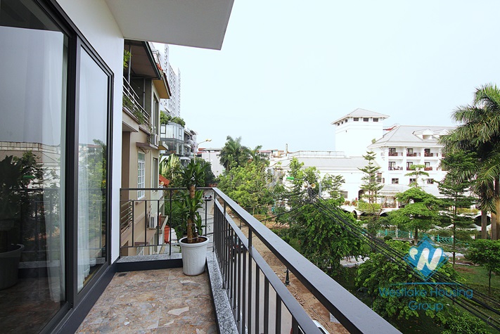 Lakeview 2 bedrooms apartment for rent  on Tu Hoa street, Tay Ho, Ha Noi