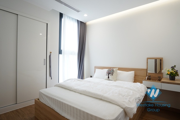 A pretty 3 bedroom apartment for rent in Vinhome Metropolis