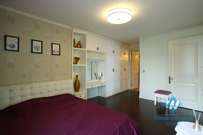 A spacious 4 bedroom apartment for rent in Keangnam Tower