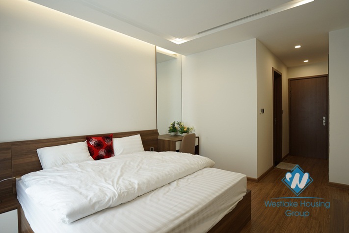 A pretty 3 bedroom apartment for rent in Vinhome Metropolis