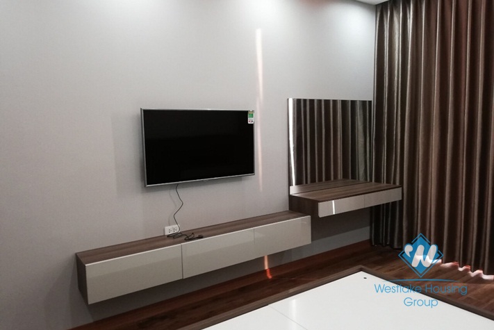 A delightful apartment with 2 bedrooms for rent on Thuy Khue street
