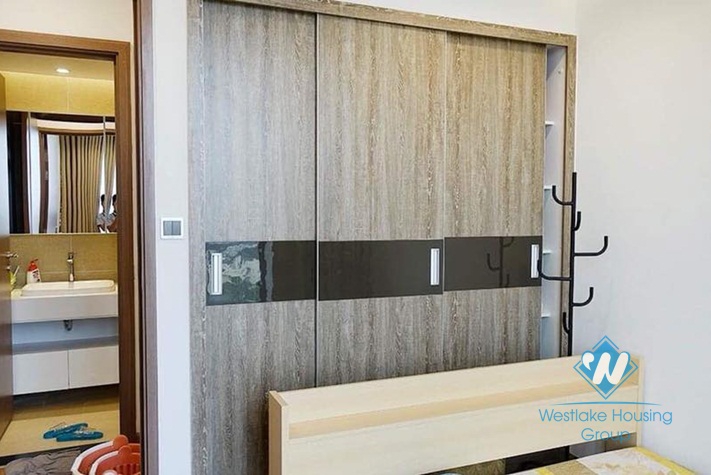 A nice 2 bedroom apartment for rent in Vinhome Metropolis