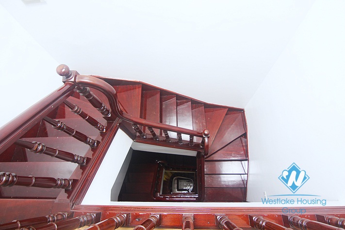 A good house for rent on Dang Thai Mai street, Tay Ho District