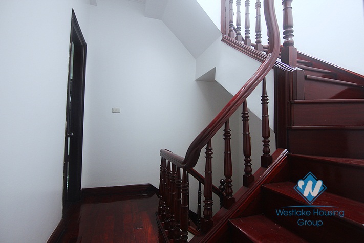 A good house for rent on Dang Thai Mai street, Tay Ho District