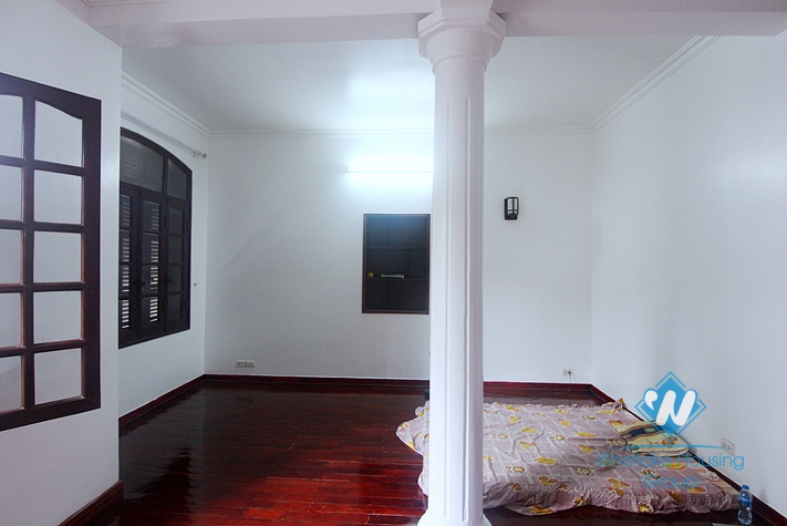 A good house for rent on Dang Thai Mai street, Tay Ho District