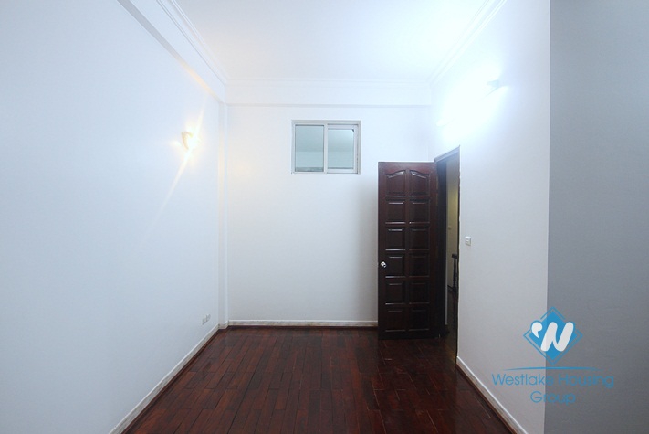 A good house for rent on Dang Thai Mai street, Tay Ho District