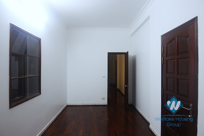 A good house for rent on Dang Thai Mai street, Tay Ho District