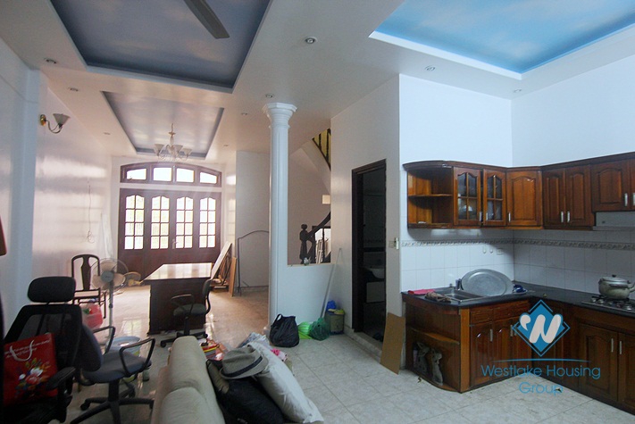 A good house for rent on Dang Thai Mai street, Tay Ho District