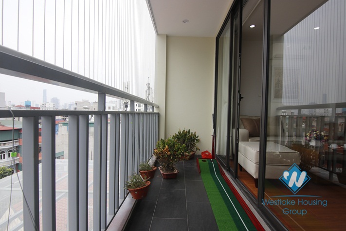 Beautiful and bright 1 bedroom apartment for rent on Linh Lang street