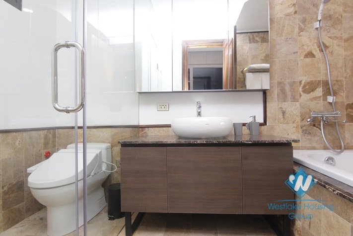 A gorgeous 2 bedroom apartment for rent in Ba Dinh District