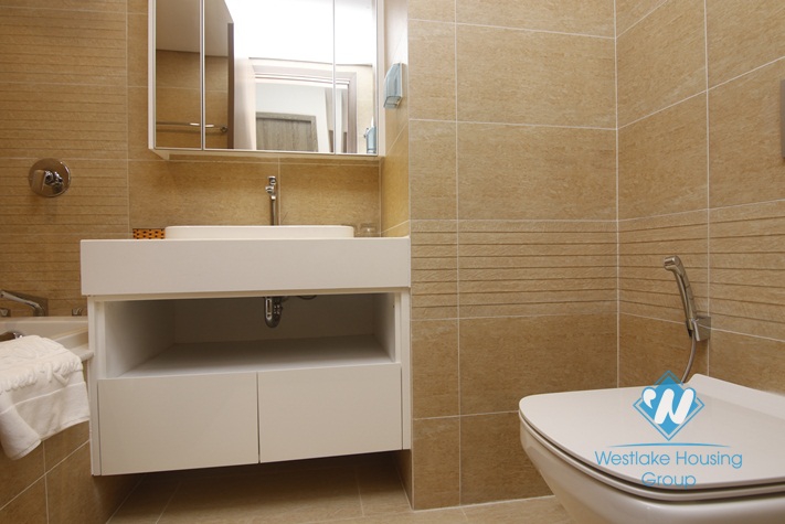 A bright and new apartment for rent in Vinhome Metropolis
