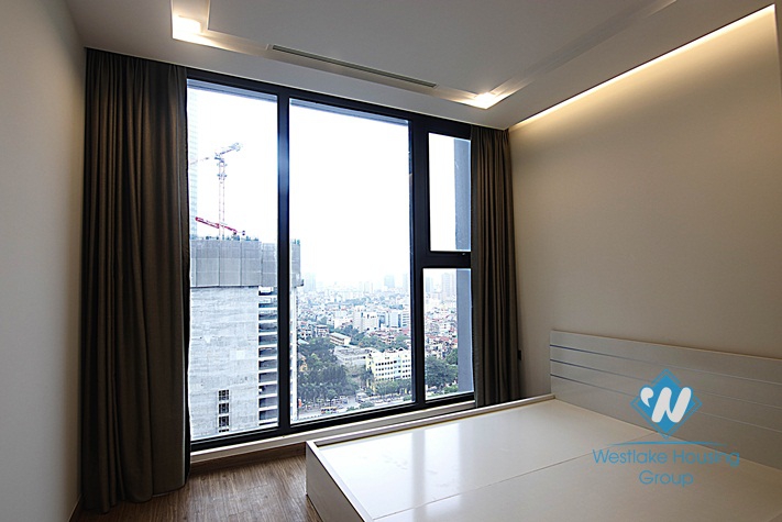A delicate 2 bedroom apartment for rent in Vinhome Metropolis