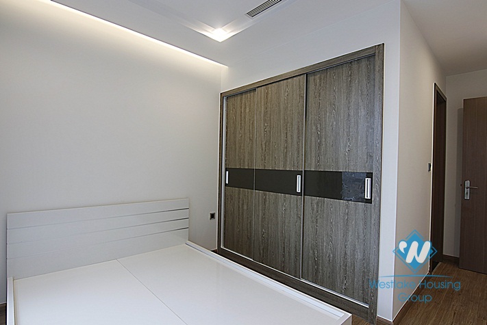 A delicate 2 bedroom apartment for rent in Vinhome Metropolis