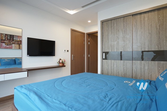 Beautiful 2 bedroom apartment for rent in Vinhome Metropolis