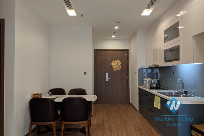 2 bedroom apartment with nice design for rent in Vinhome Metropolis