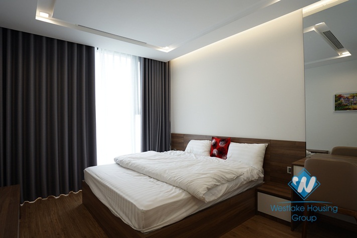 A pretty 3 bedroom apartment for rent in Vinhome Metropolis