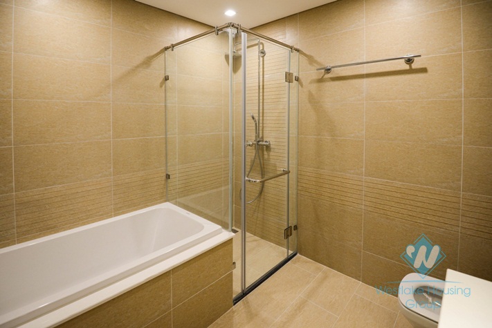 High-end apartment with 4 bedrooms, 3 bathrooms for rent in Vinhome MetroPolis