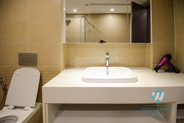 High-end apartment with 4 bedrooms, 3 bathrooms for rent in Vinhome MetroPolis
