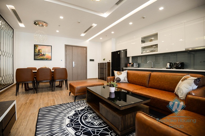 High-end apartment with 4 bedrooms, 3 bathrooms for rent in Vinhome MetroPolis