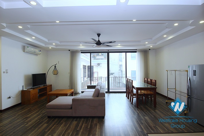 Fully furnished apartment for rent in Tay Ho, Ha Noi