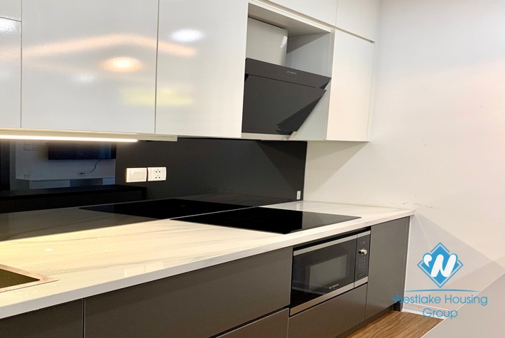 New apartment with natural light for rent in M2 Building - Vinhome Metropolis  