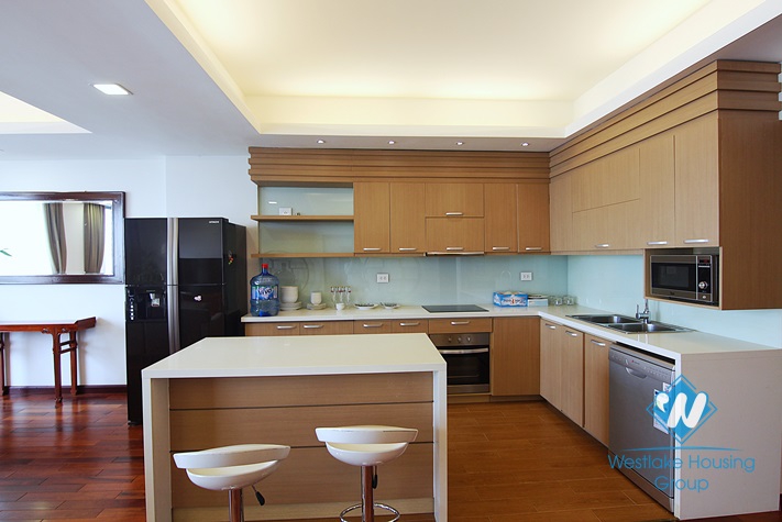 Big 04 bedrooms apartment for rent in Xuan Dieu st, Tay Ho District 